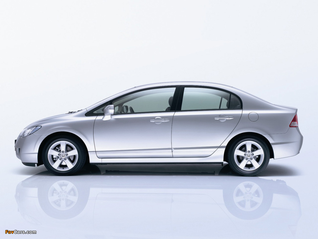 Images of Honda Civic Sedan JP-spec (FD) 2006–08 (1024 x 768)