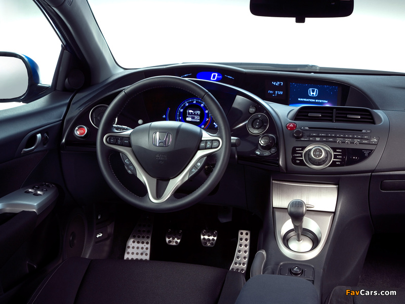 Images of Honda Civic Hatchback (FN) 2006–08 (800 x 600)