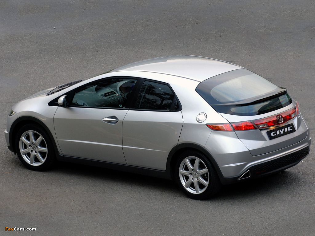 Images of Honda Civic Hatchback ZA-spec (FN) 2006–08 (1024 x 768)