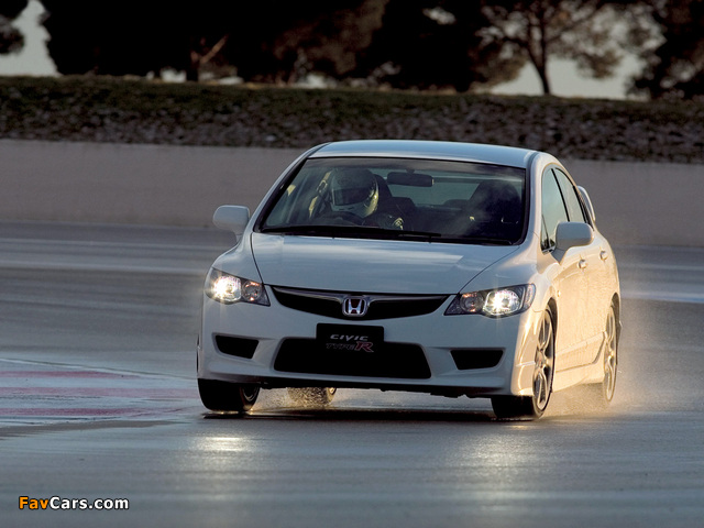 Images of Honda Civic Type-R Sedan (FD2) 2007–08 (640 x 480)