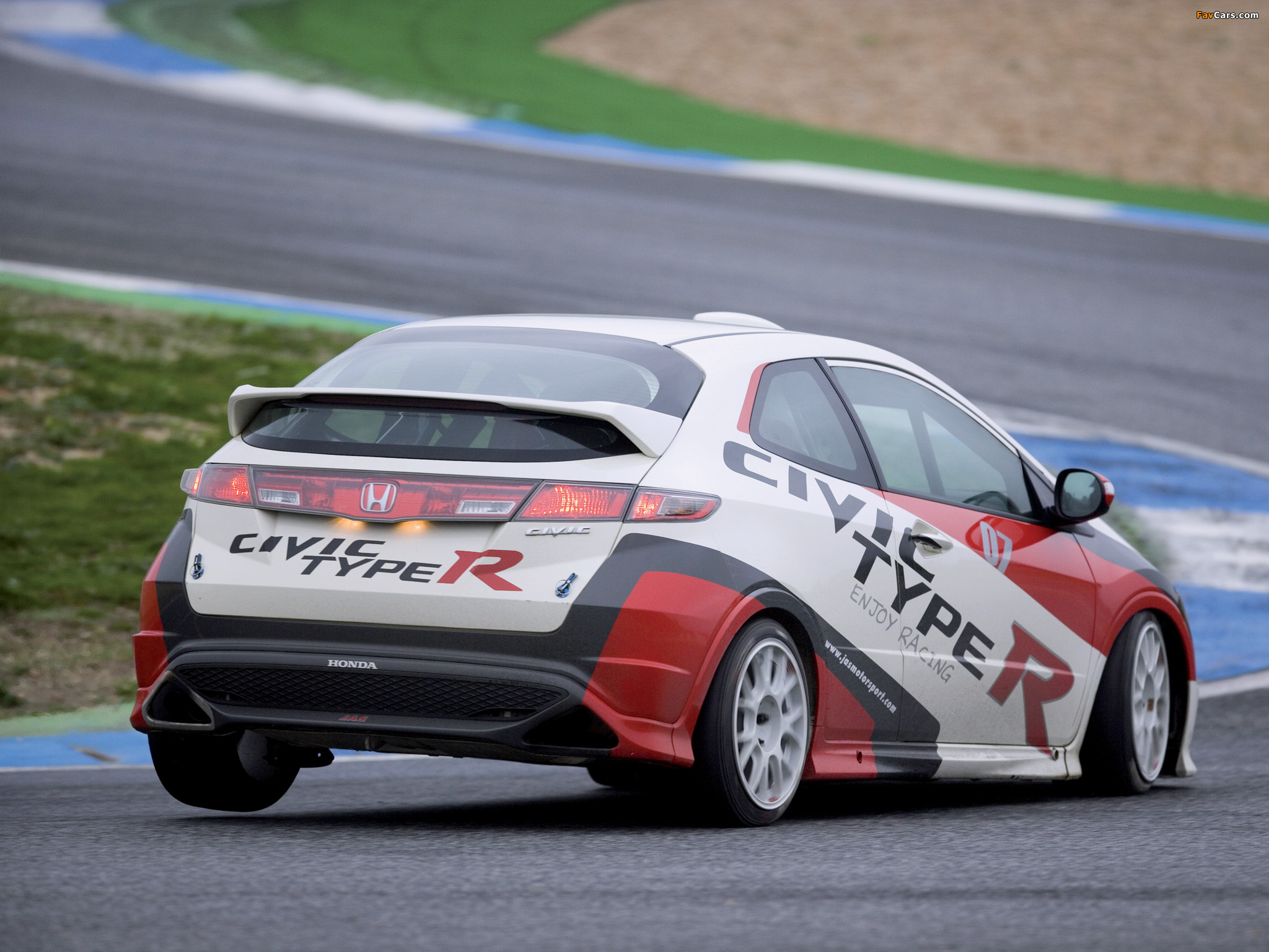 Images of Honda Civic Type-R UK-spec (FN2) 2007–08 (2048 x 1536)