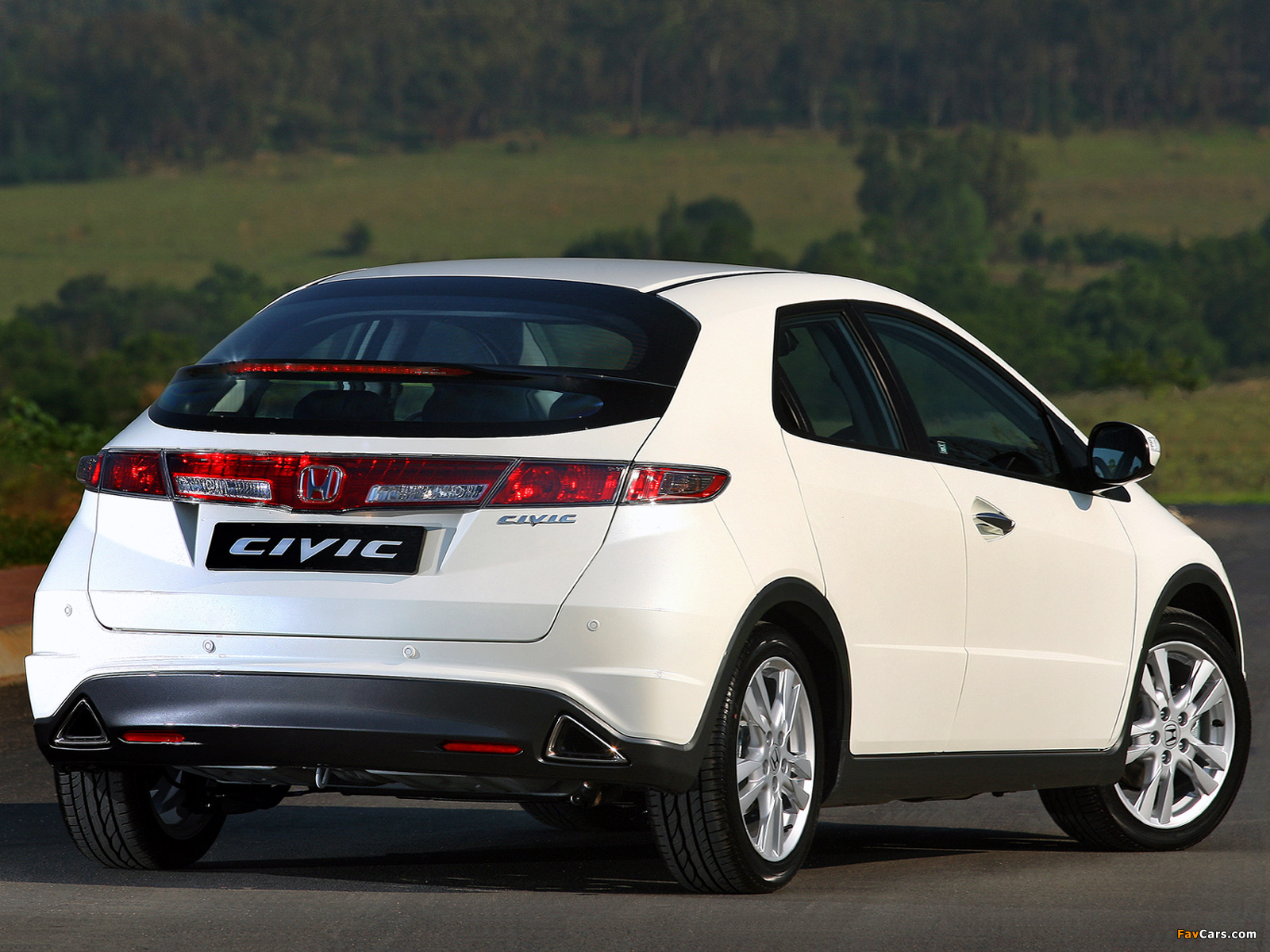 Images of Honda Civic Hatchback ZA-spec (FN) 2008–10 (1600 x 1200)