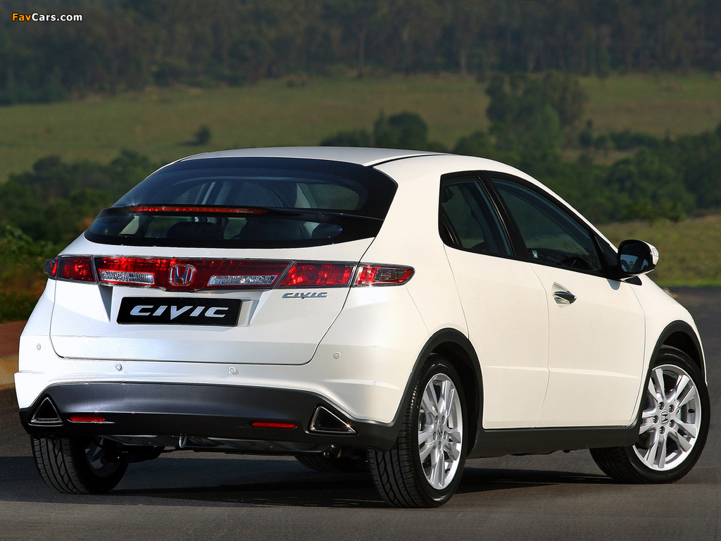 Images of Honda Civic Hatchback ZA-spec (FN) 2008–10 (1024 x 768)