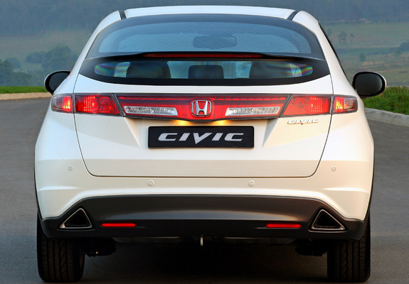 Images of Honda Civic Hatchback ZA-spec (FN) 2008–10