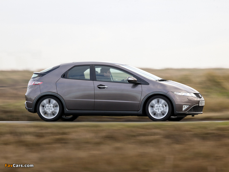 Images of Honda Civic Hatchback UK-spec (FN) 2010–11 (800 x 600)