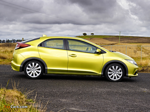 Images of Honda Civic Hatchback AU-spec 2011 (640 x 480)