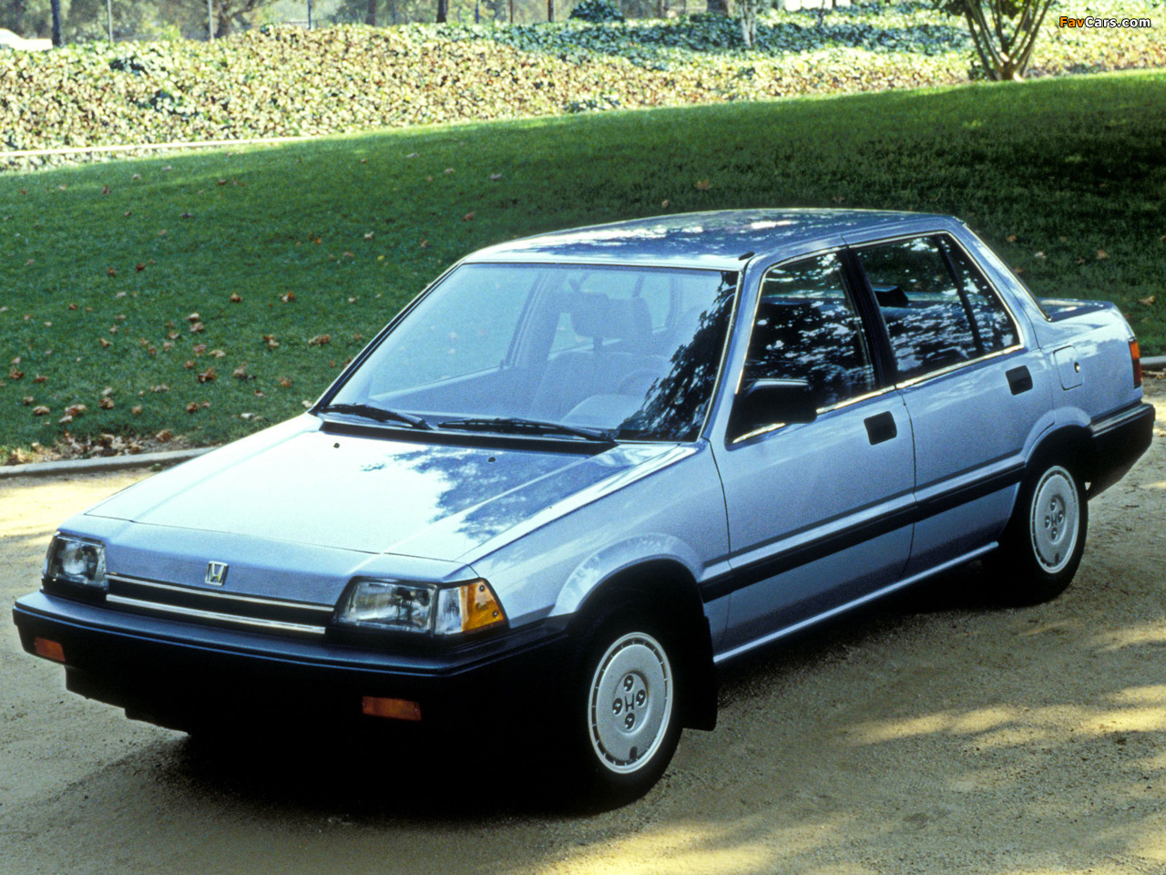 Photos of Honda Civic Sedan 1983–87 (1280 x 960)