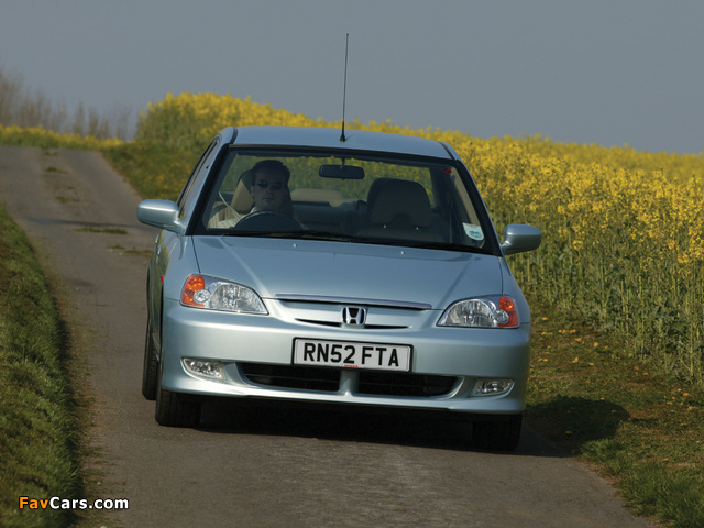 Photos of Honda Civic Sedan UK-spec 2001–03 (640 x 480)