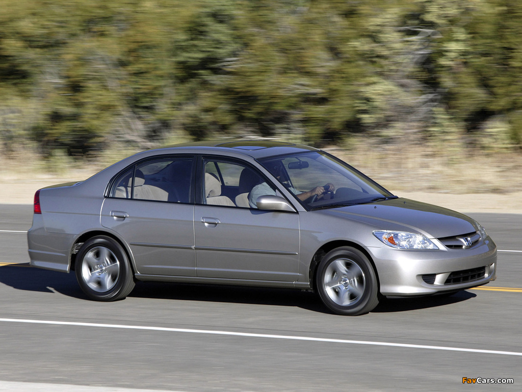 Photos of Honda Civic Sedan US-spec 2003–06 (1024 x 768)