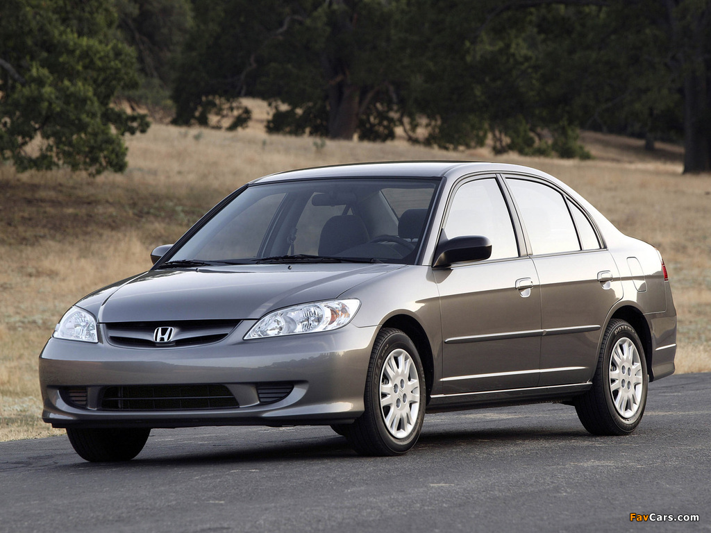 Photos of Honda Civic Sedan US-spec 2003–06 (1024 x 768)