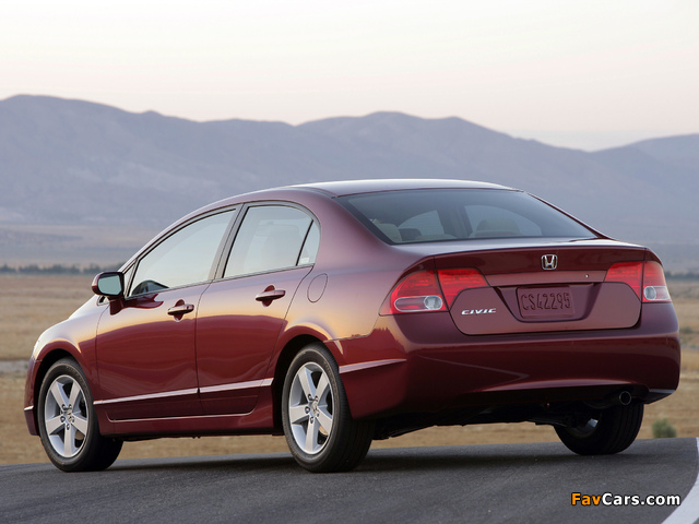 Photos of Honda Civic Sedan US-spec 2006–08 (640 x 480)