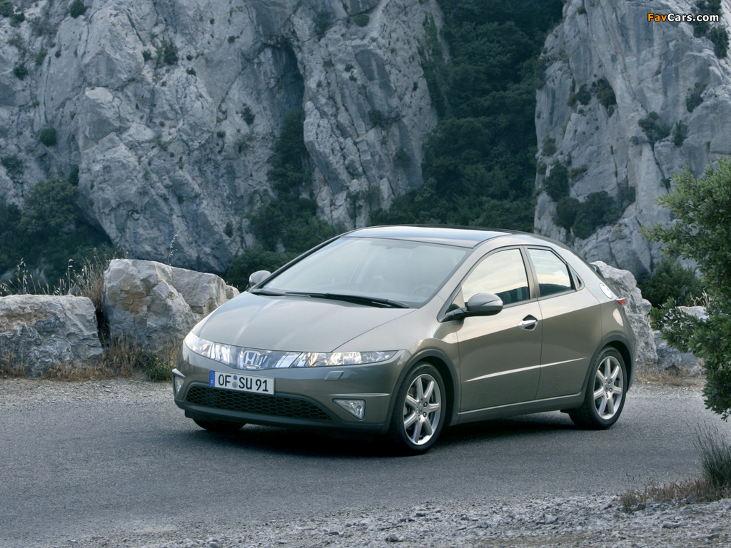 Photos of Honda Civic Hatchback (FN) 2006–08 (1024 x 768)