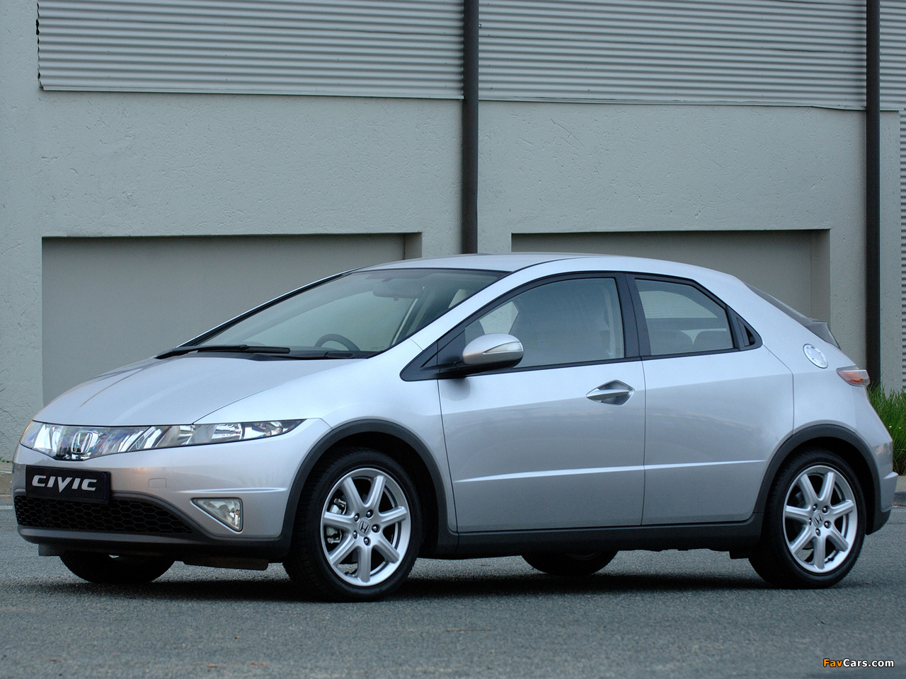 Photos of Honda Civic Hatchback ZA-spec (FN) 2006–08 (1280 x 960)