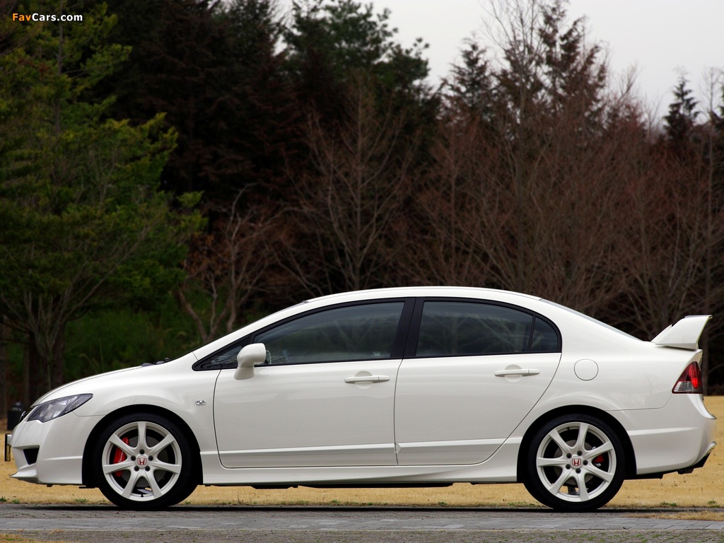 Photos of Honda Civic Type-R Sedan (FD2) 2007–08 (1024 x 768)