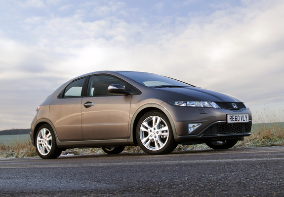 Photos of Honda Civic Hatchback UK-spec (FN) 2010–11