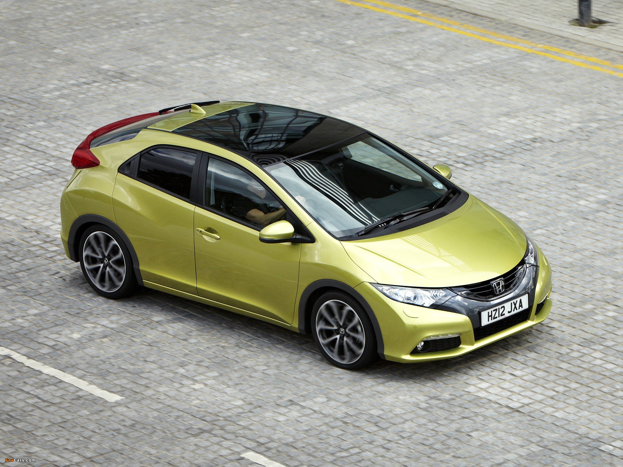 Photos of Honda Civic Hatchback UK-spec 2011 (2048 x 1536)