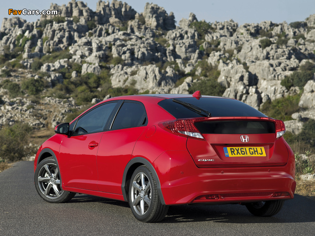 Photos of Honda Civic Hatchback 2011 (640 x 480)