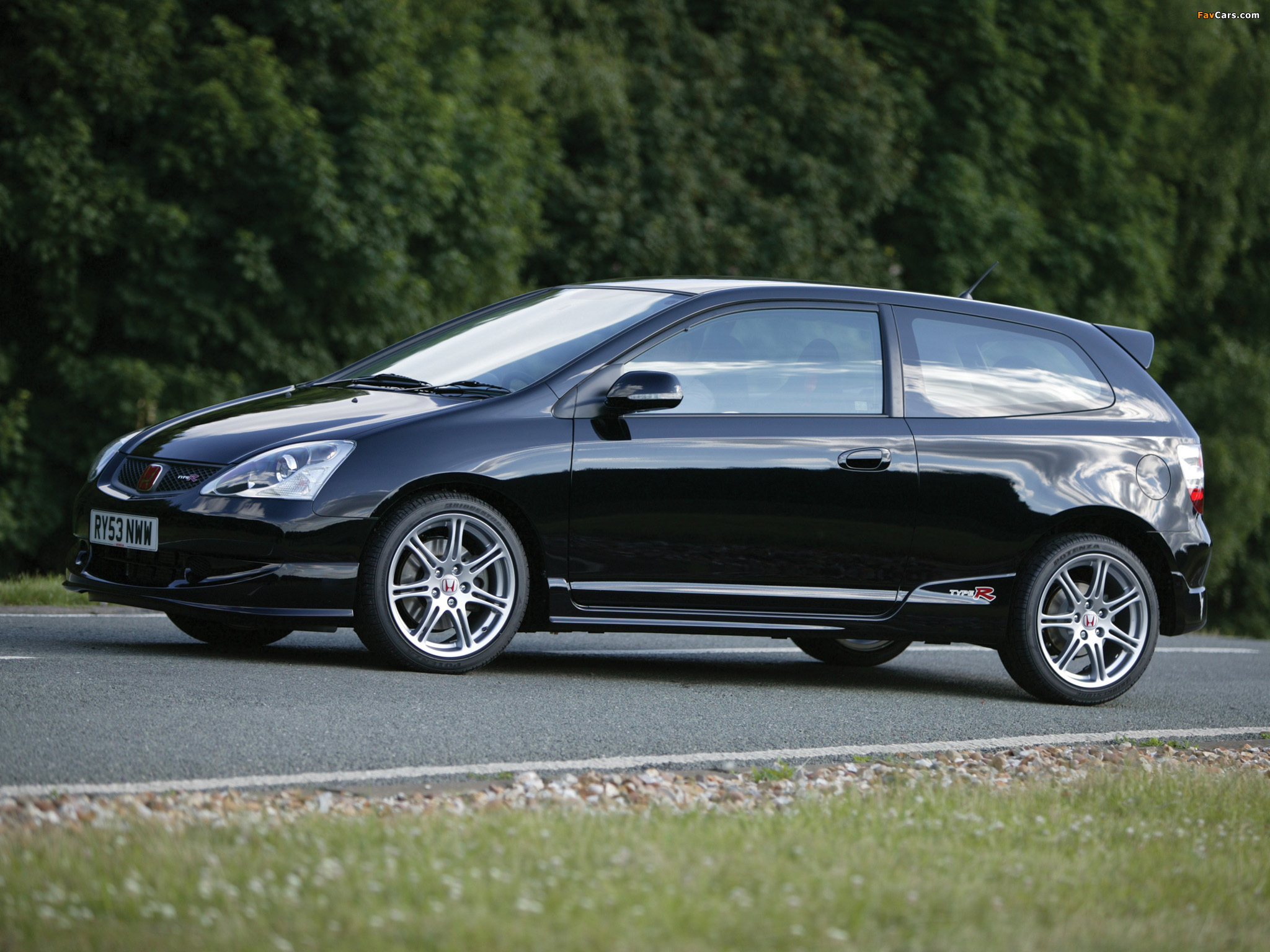 Pictures of Honda Civic Type-R UK-spec (EP3) 2003–05 (2048 x 1536)