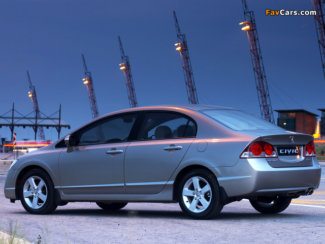 Pictures of Honda Civic Sedan ZA-spec (FD) 2006–08 (640 x 480)