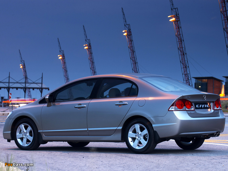 Pictures of Honda Civic Sedan ZA-spec (FD) 2006–08 (800 x 600)