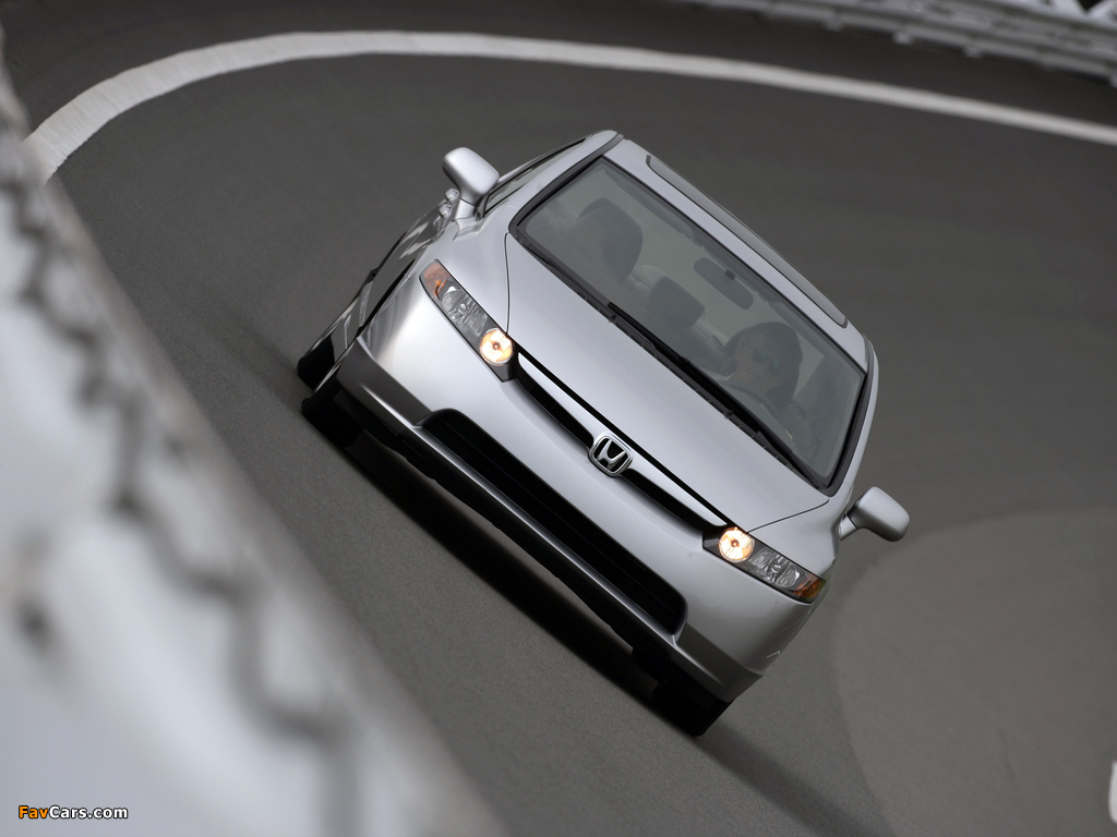 Pictures of Honda Civic Sedan US-spec 2006–08 (1024 x 768)