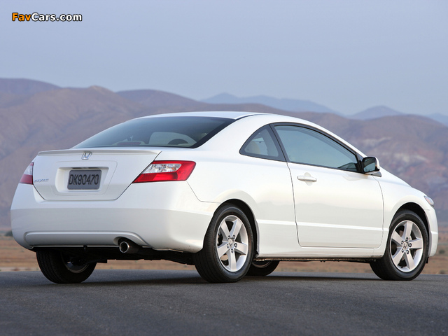 Pictures of Honda Civic Coupe 2006–08 (640 x 480)