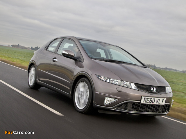 Pictures of Honda Civic Hatchback UK-spec (FN) 2010–11 (640 x 480)