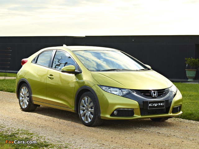 Pictures of Honda Civic Hatchback AU-spec 2011 (640 x 480)