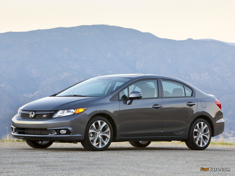 Pictures of Honda Civic Si Sedan 2011–12 (800 x 600)