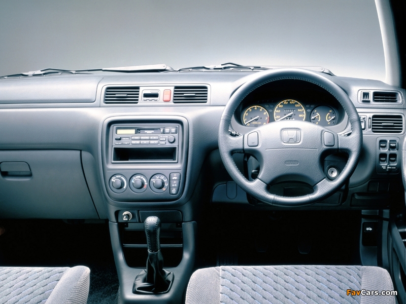 Honda CR-V JP-spec (RD1) 1999–2001 pictures (800 x 600)