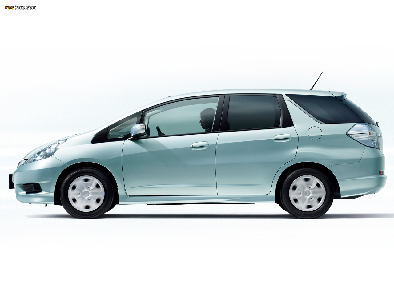 Honda Fit Shuttle Hybrid (GP2) 2011 images (1280 x 960)