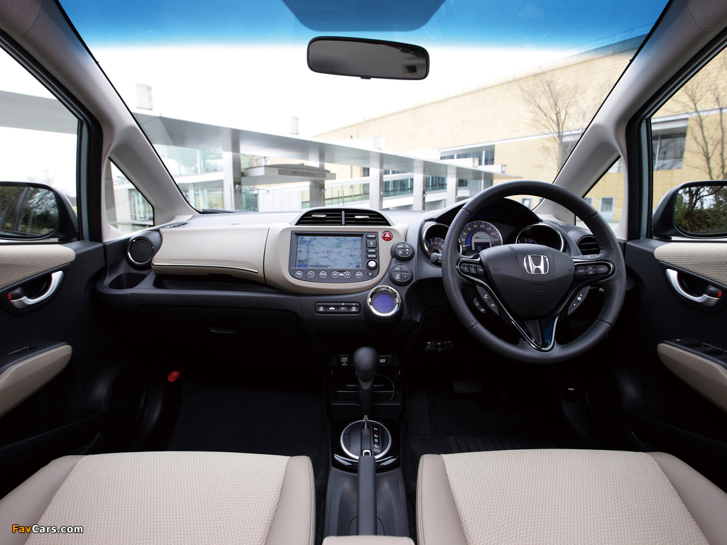 Honda Fit Shuttle Hybrid (GP2) 2011 images (1024 x 768)