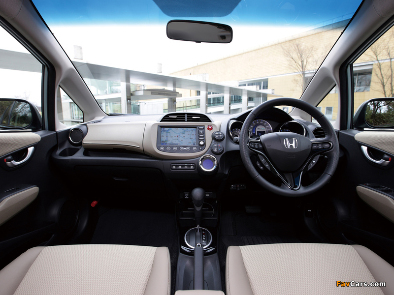 Honda Fit Shuttle Hybrid (GP2) 2011 images (800 x 600)