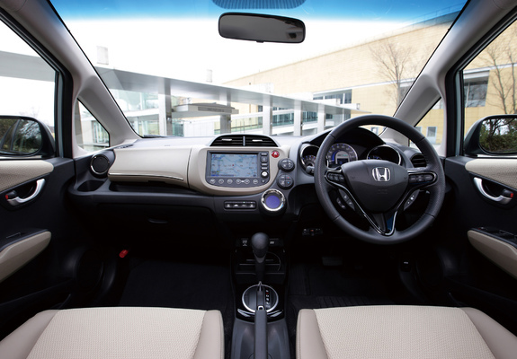Honda Fit Shuttle Hybrid (GP2) 2011 images