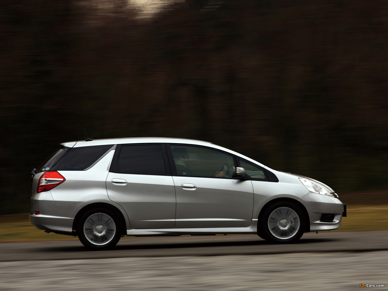 Honda Fit Shuttle (GG) 2011 photos (1600 x 1200)