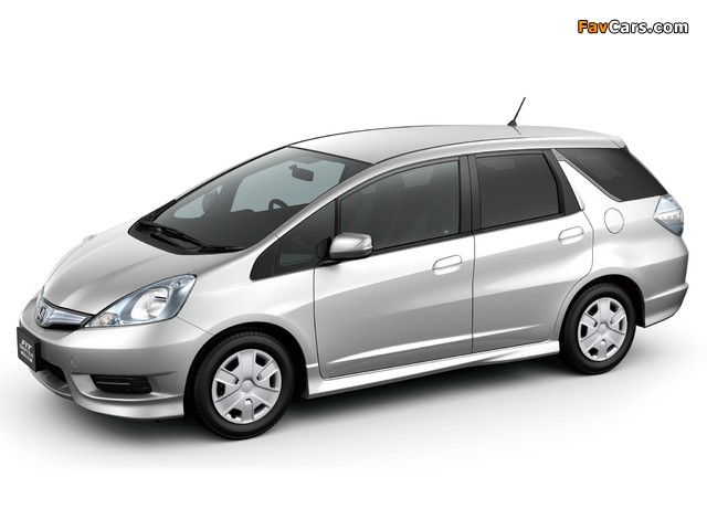 Honda Fit Shuttle Hybrid (GP2) 2011 pictures (640 x 480)