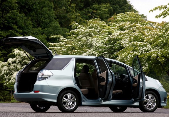 Images of Honda Fit Shuttle Hybrid (GP2) 2011