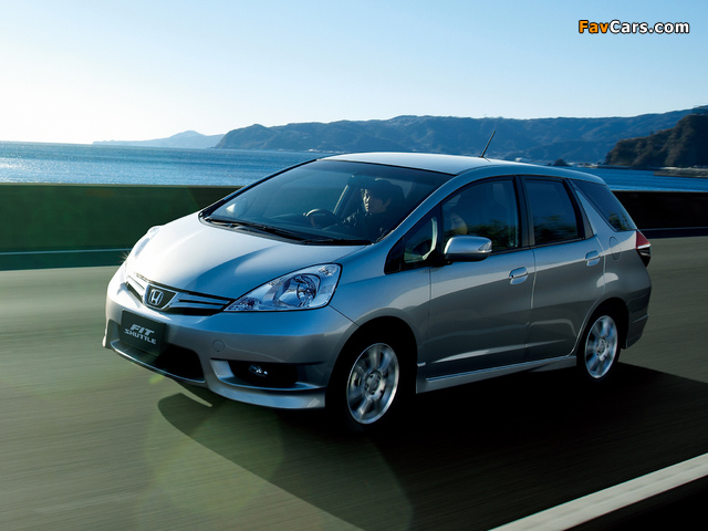 Images of Honda Fit Shuttle (GG) 2011 (640 x 480)