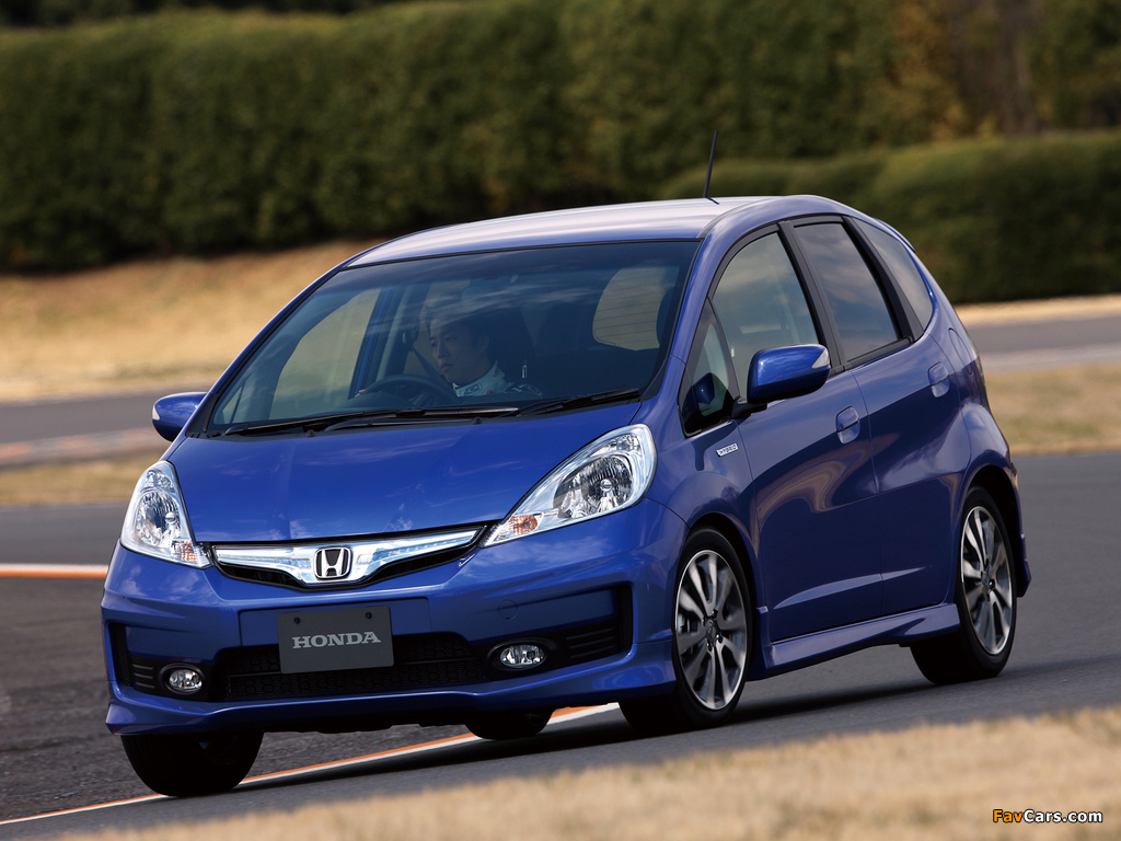 Honda Fit Hybrid RS (GP1) 2012 photos (1024 x 768)