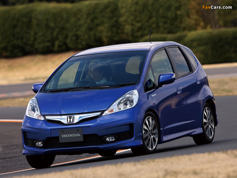 Honda Fit Hybrid RS (GP1) 2012 photos (800 x 600)