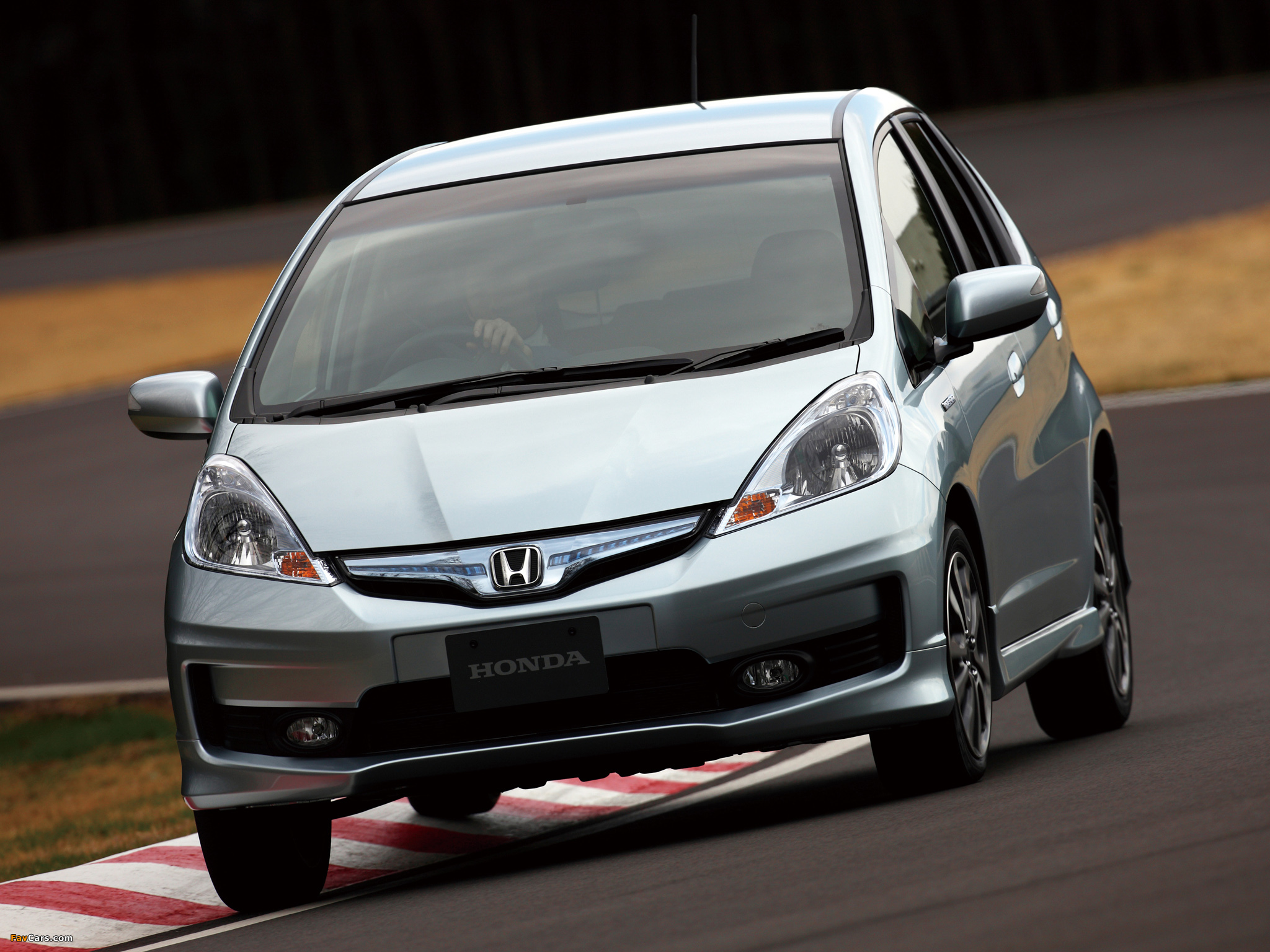 Honda Fit Hybrid RS (GP1) 2012 pictures (2048 x 1536)