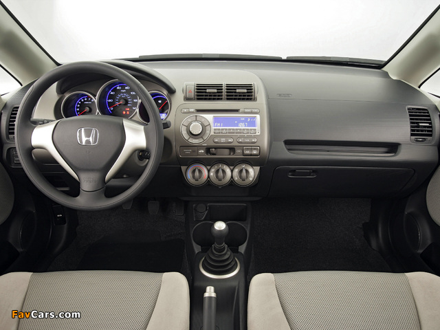 Pictures of Honda Fit US-spec (GD) 2006–08 (640 x 480)