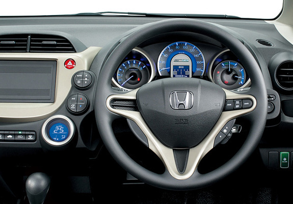 Pictures of Honda Fit Hybrid (GP1) 2012–13