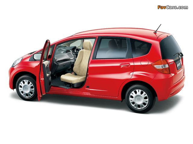 Pictures of Honda Fit (GE) 2012 (640 x 480)