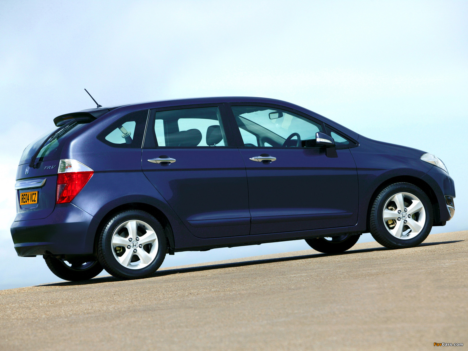 Honda FR-V UK-spec 2004–09 photos (1600 x 1200)