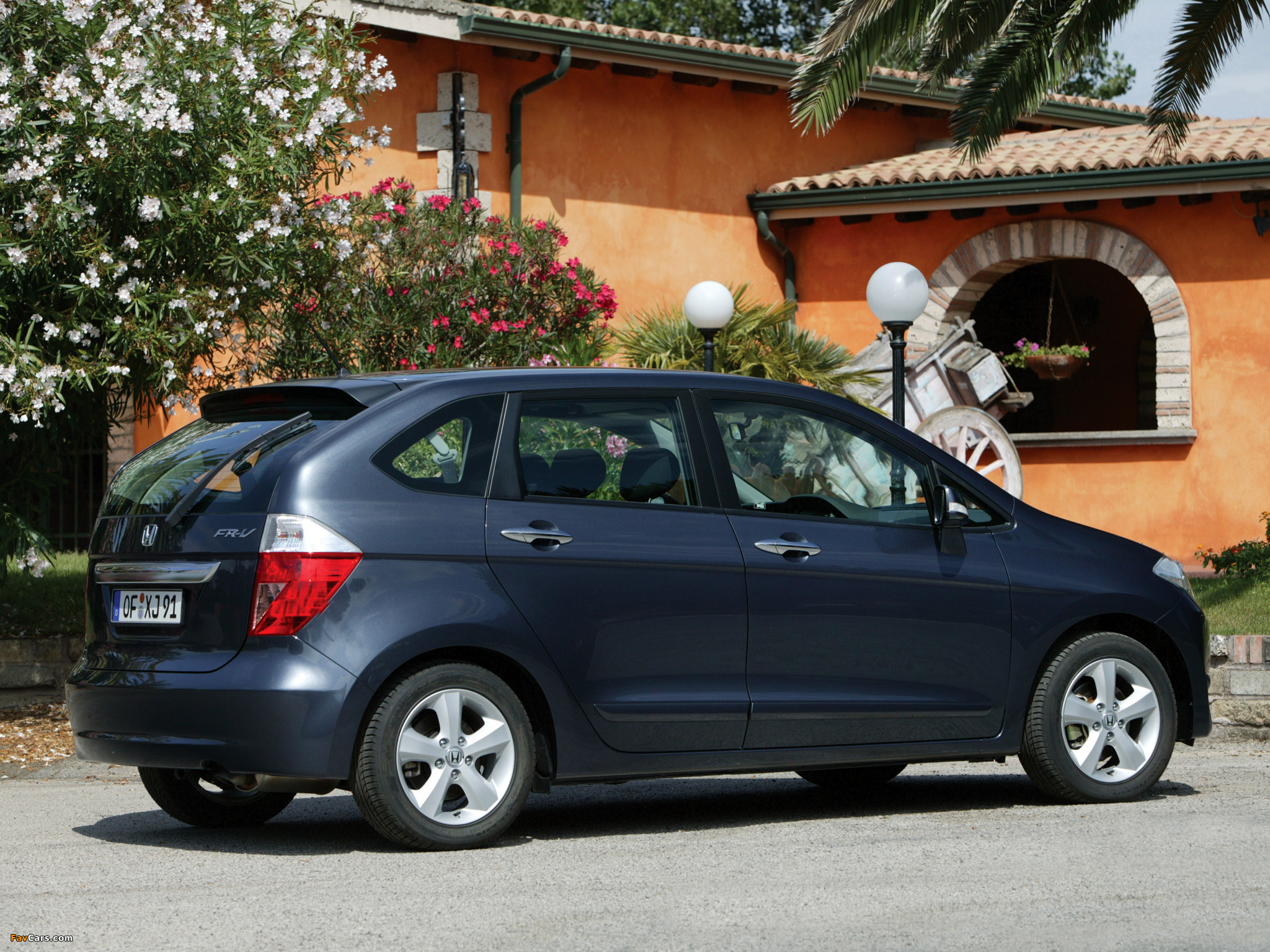 Images of Honda FR-V 2004–09 (2048 x 1536)