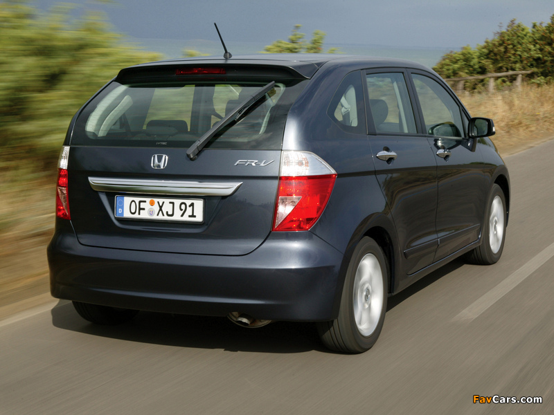 Photos of Honda FR-V 2004–09 (800 x 600)