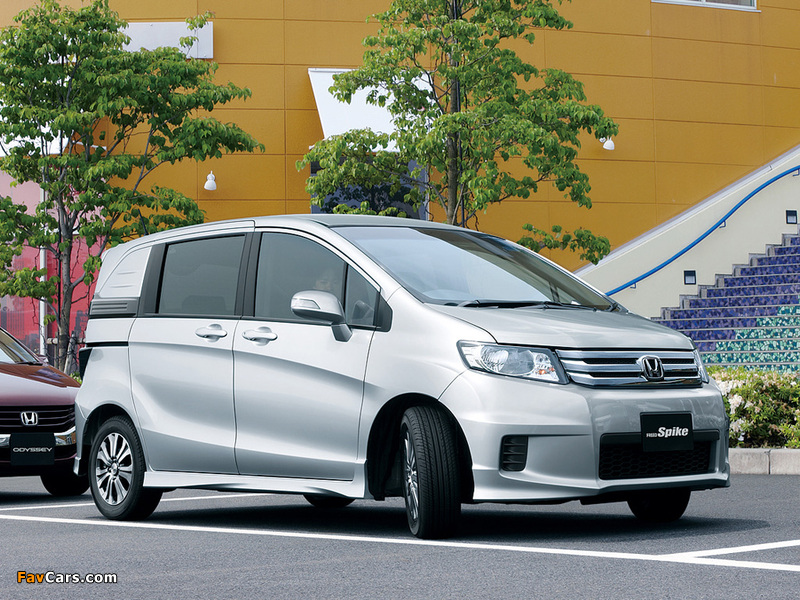 Honda Freed Spike (GB3) 2010 wallpapers (800 x 600)