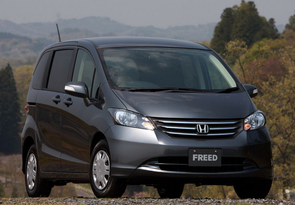 Images of Honda Freed (GB3) 2008–11