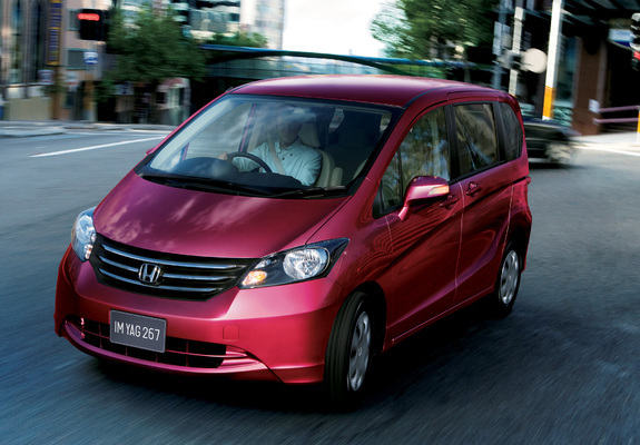 Pictures of Honda Freed (GB3) 2008–11